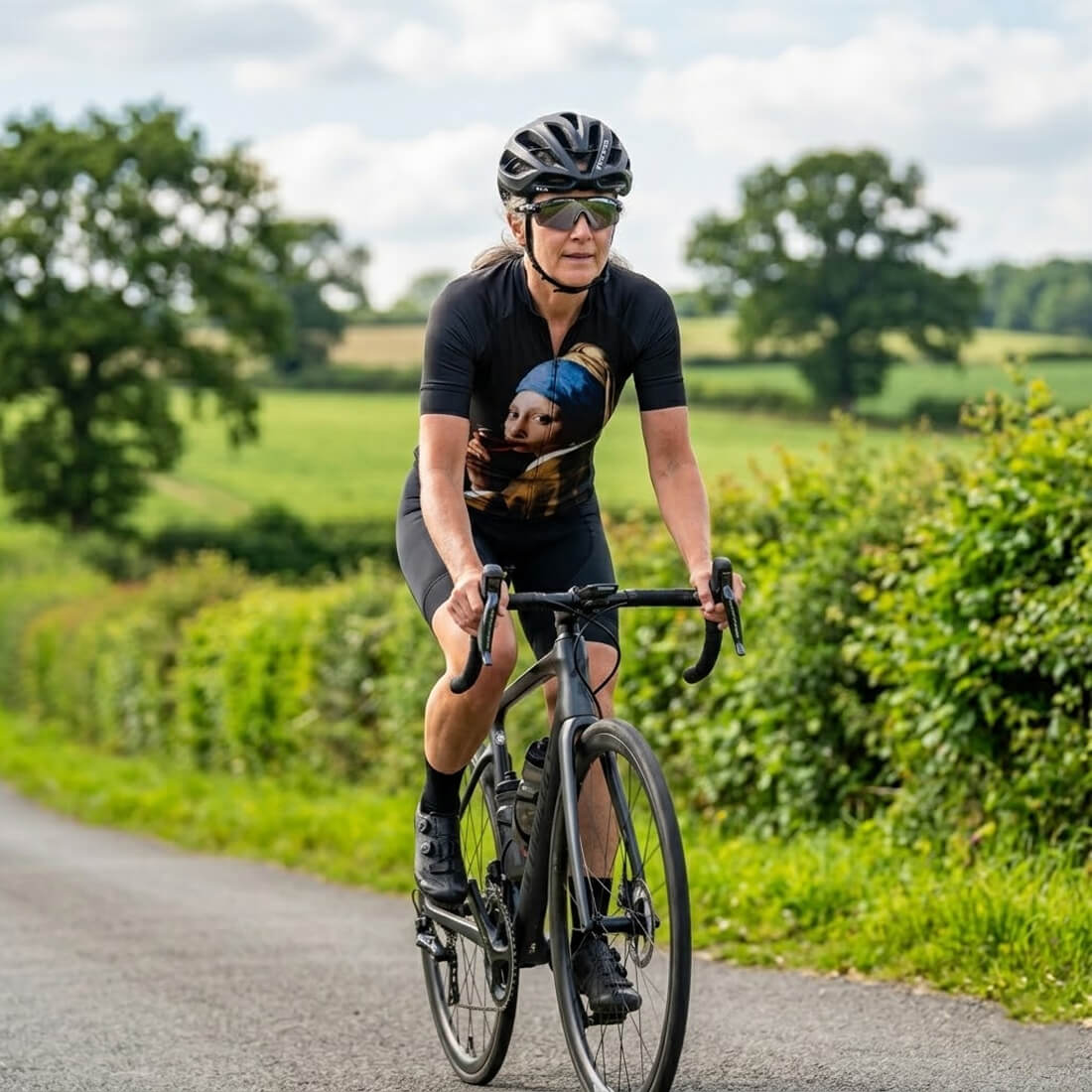 Pearl Earring and Wine - Women's Cycling Kit